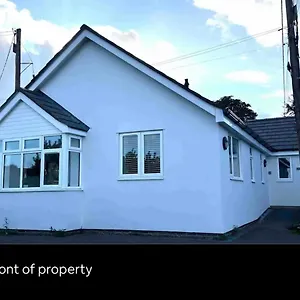 White 3 Bed With En-suite And Parking Apartment