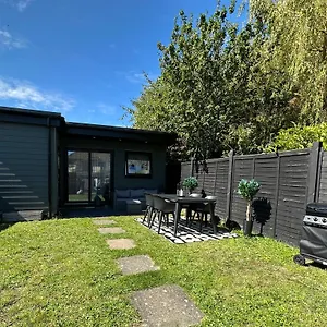 Apartment The Garden 85 United Kingdom